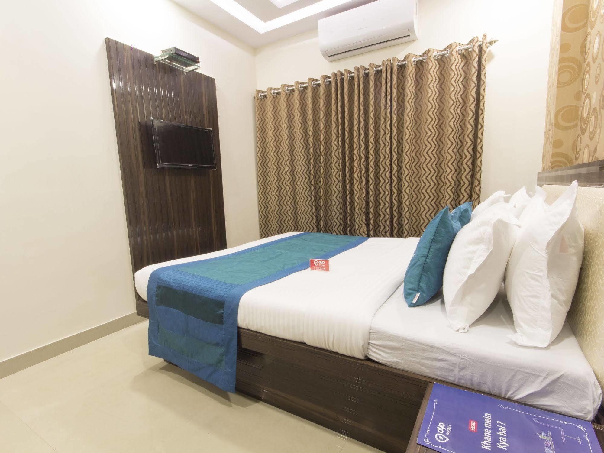 מומביי Hotel Accore Inn מראה חיצוני תמונה