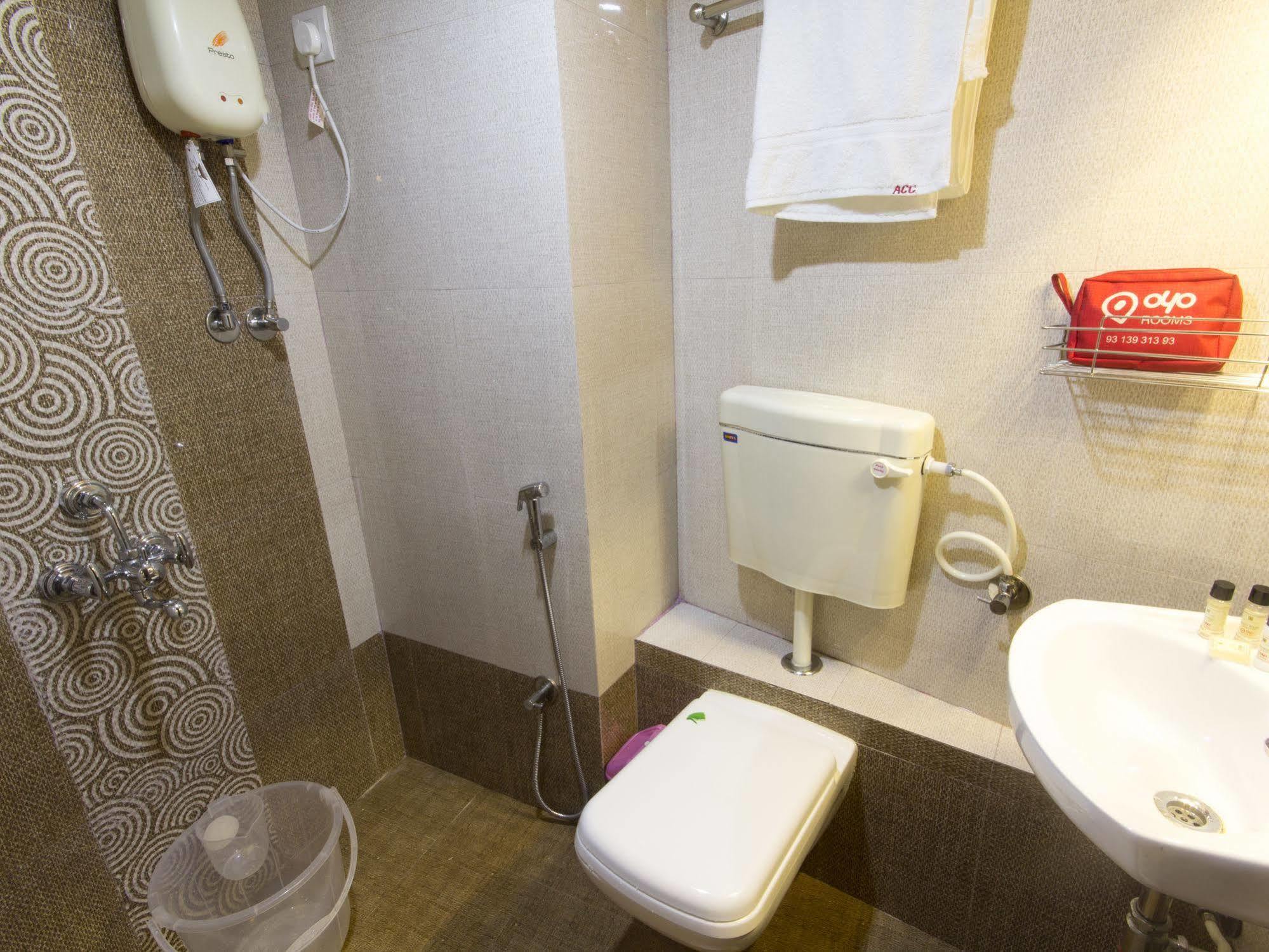 מומביי Hotel Accore Inn מראה חיצוני תמונה