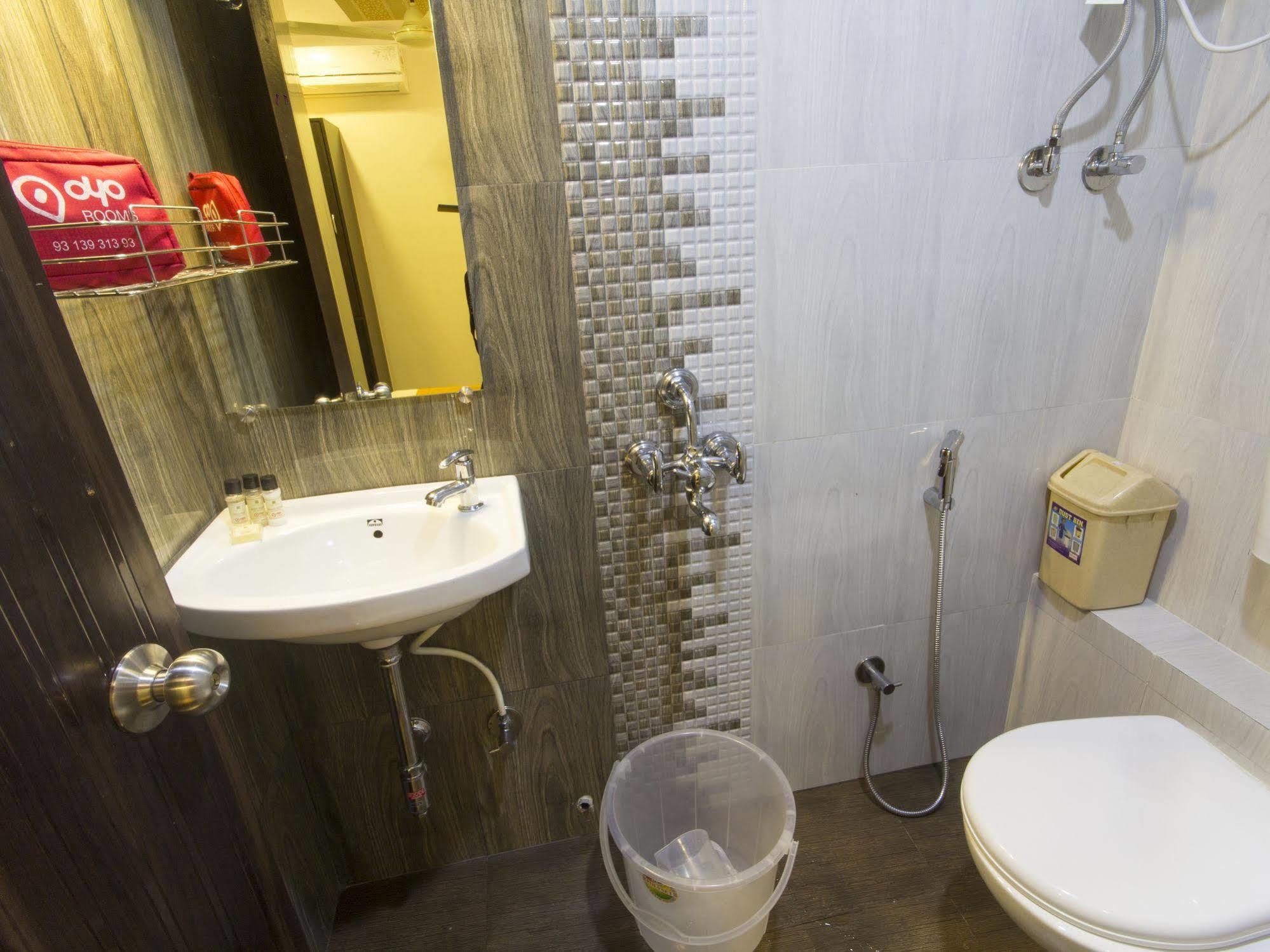 מומביי Hotel Accore Inn מראה חיצוני תמונה