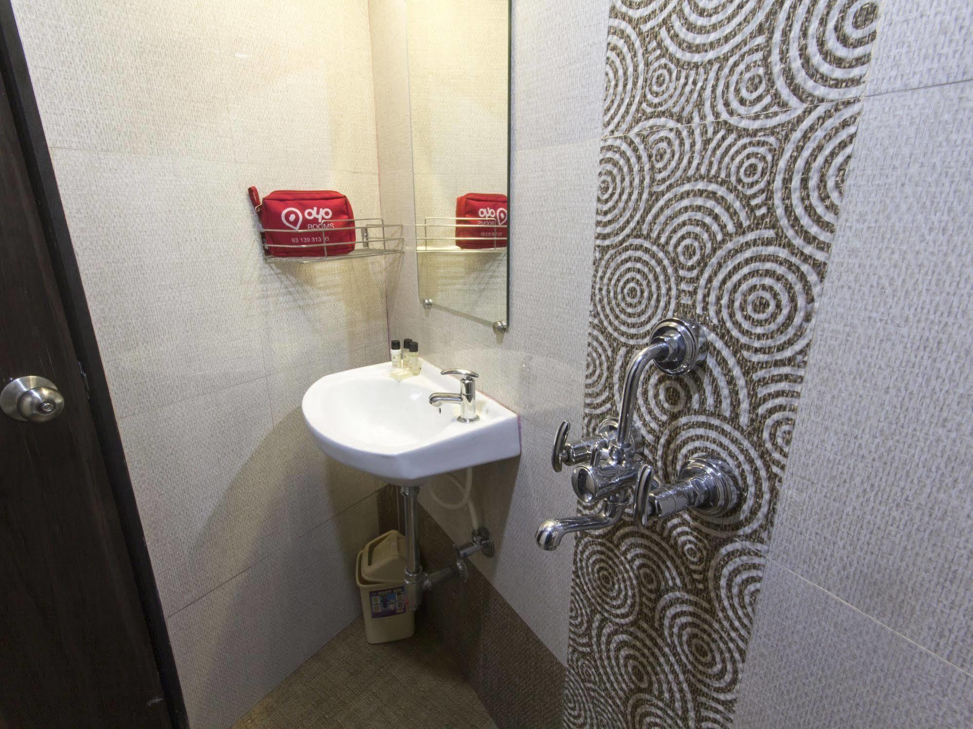 מומביי Hotel Accore Inn מראה חיצוני תמונה